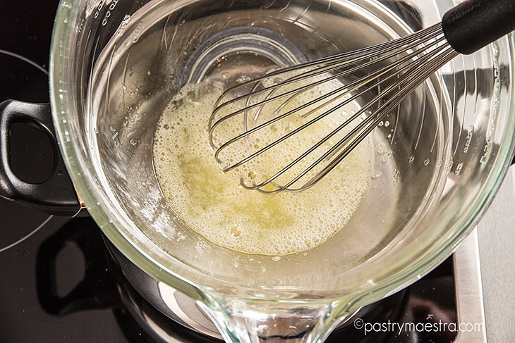 Swiss meringue-bain marie