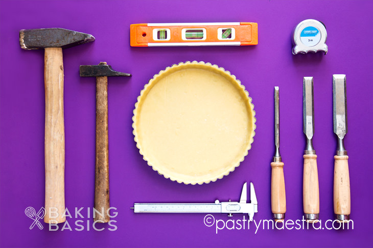 Line-a-Tart-Mold-Pastry-Maestra-chef-Tereza-Alabanda