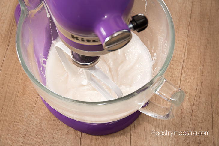 mixing-syrup-at-low-speed-Pastry-Maestra-chef-Tereza-Alabanda