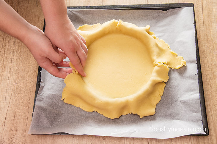 tucking-in-the-pastry-Pastry-Maestra-chef-Tereza-Alabanda