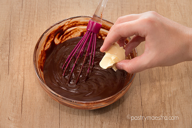 Ganache-adding-butter-Pastry-Maestra-chef-Tereza-Alabanda