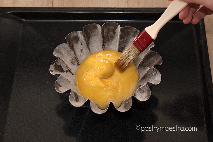 Brioche, applying egg wash, Pastry Maestra