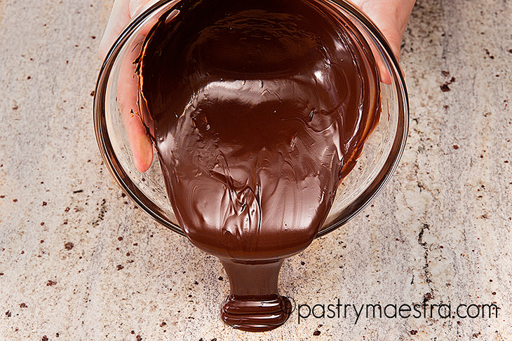 How to Temper Chocolate-Tabling, Pastry Maestra
